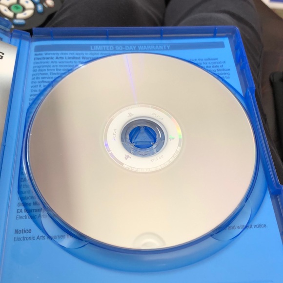 PS4 Madden 16 video game in mint condition - Picture 2 of 2